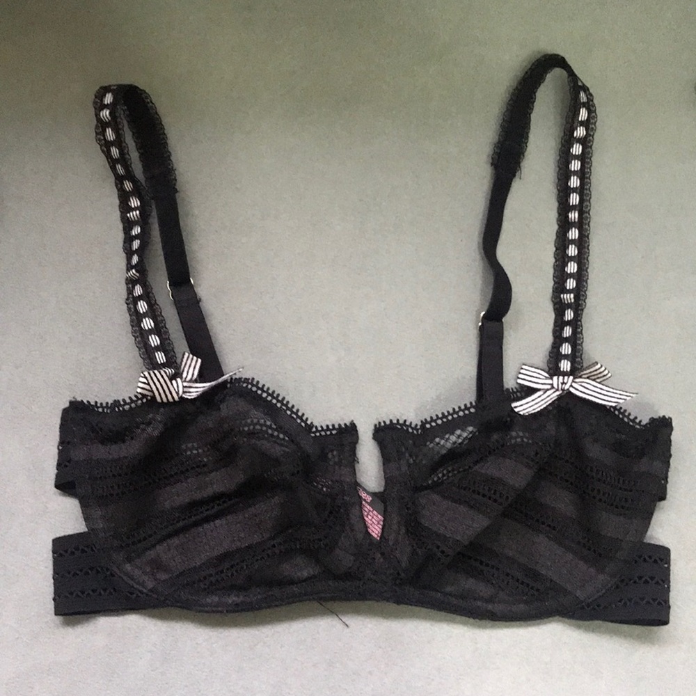Victoria’s Secret Black Bralette 32C